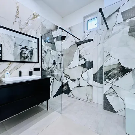 Yourhome - Ac Luxury House Apartment *